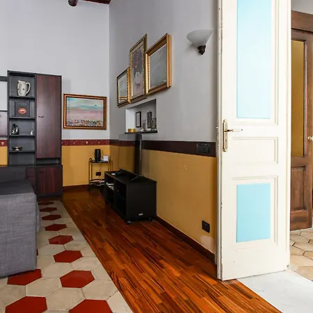 Regal Santa Chiara By Dimorra Neapel